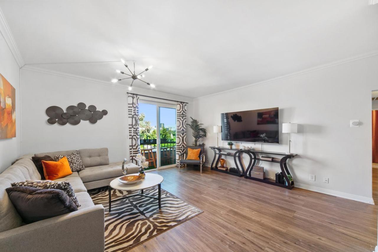 لوس أنجلوس Beverly Hills 2 Bed 2 Bath Penthouse With Den And Parking 414 المظهر الخارجي الصورة